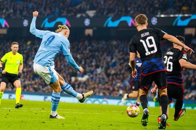 Manchester City v F.C. Copenhagen: Round of 16 Second Leg - UEFA Champions League 2023 24 Erling Haaland, wearing the number 9 jersey for Manchester City, is scoring a goal during the UEFA Champions League Round of 16 match between Manchester City and FC Copenhagen at the Etihad Stadium in Manchester, England, on March 6, 2024. United Kingdom  Copyright: xMIxNewsx originalFilename:fletcher-manchest240306_npUuQ.jpg
