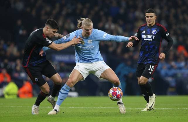 . - Manchester City v F.C. Copenhagen, UEFA Champions League, Round Of 16, 2nd Leg, Etihad Stadium, Manchester, UK. - 6th March 2024. Erling Haland of Manchester City battles for the ball. - Manchester City v F.C. Copenhagen, UEFA Champions League, Round Of 16, 2nd Leg, Etihad Stadium, Manchester, UK. - 6th March 2024. Manchester Etihad Stadium UK Copyright: xDanxWeirx CP_Manchester_City_FC_Copenhagen_11