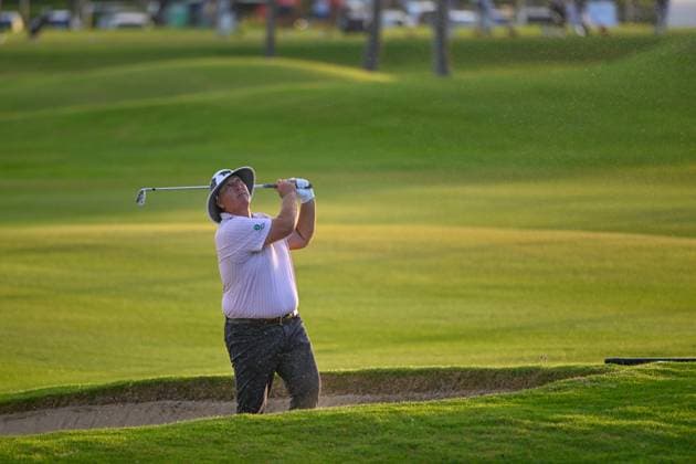 RIO GRANDE, PR - MARCH 07: Scott Gutschewski (USA) hits from the fairway bunker on 10 during Rd1 of the Puerto Rico Open at Grand Reserve Country Club (Old) on March 7, 2024, in Rio Grande, Puerto Rico. (Photo by Ken Murray Icon Sportswire) GOLF: MAR 07 PGA, Golf Herren Puerto Rico Open EDITORIAL USE ONLY Icon240307002