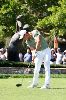 ORLANDO, FL - MARCH 07: PGA, Golf Herren golfer Viktor Hovland hits his tee shot on the first hole during the Arnold Palmer Invitational presented by MasterCard at the Arnold Palmer s Bay Hill Club & Lodge on March 7, 2024, in Orlando, Florida. (Photo by Brian Spurlock Icon Sportswire) GOLF: MAR 07 PGA Arnold Palmer Invitational presented by Mastercard EDITORIAL USE ONLY Icon2403094