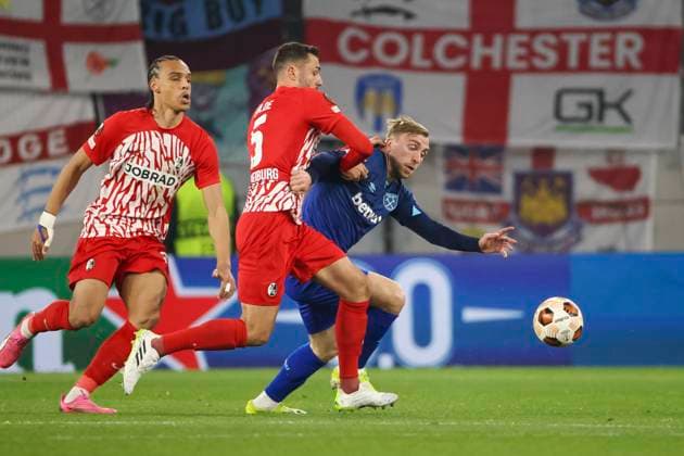 Manuel Gulde SC Freiburg, 05 and Jarrod Bowen West Ham United, 20 in duel , Football, UEFA Europa League, Round of 16, 2023 2024, SC Freiburg vs West Ham United, 07 03 2024, Europa Park Stadion , Freiburg im Breisgau, Germany Freiburg im Breisgau Europa Park Stadion Baden Wuerttemberg Germany Copyright: xGrantxHubbsx