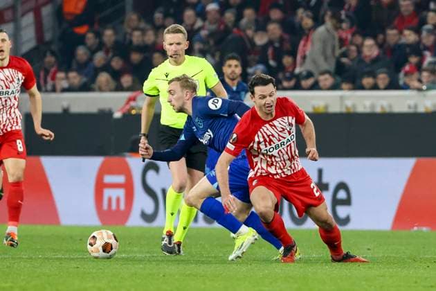 Jarrod Bowen West Ham United, 20 and Nicolas Hoefler SC Freiburg, 27 in running duel , Football, UEFA Europa League, Round of 16, 2023 2024, SC Freiburg vs West Ham United, 07 03 2024, Europa Park Stadion , Freiburg im Breisgau, Germany Freiburg im Breisgau Europa Park Stadion Baden Wuerttemberg Germany Copyright: xGrantxHubbsx