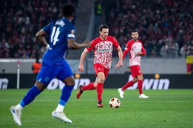 Nicolas Hoefler SC Freiburg, 27 in duel with Mohammed Kudus West Ham United, 14 , GER, SC Freiburg vs West Ham United, Football UEFA Europa League, Round of 16 first leg, 2023 2024 season, 07 03 2024 GER, SC Freiburg vs West Ham United, Football UEFA Europa League, Round of 16 first leg, 2023 2024 season, 07 03 2024 Freiburg Copyright: xEibner-Pressefoto Memmlerx EP_MMR