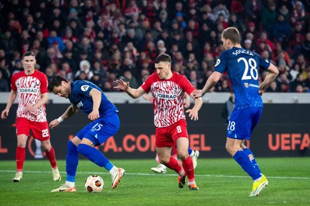 Maximilan Eggestein SC Freiburg, 08 in duel with Konstantinos Mavropanos West Ham United, 15 , Tomas Soucek West Ham United, 28 , GER, SC Freiburg vs West Ham United, Football UEFA Europa League, Round of 16 first leg, 2023 2024 season, 07 03 2024 GER, SC Freiburg vs West Ham United, Football UEFA Europa League, Round of 16 first leg, 2023 2024 season, 07 03 2024 Freiburg Copyright: xEibner-Pressefoto Memmlerx EP_MMR
