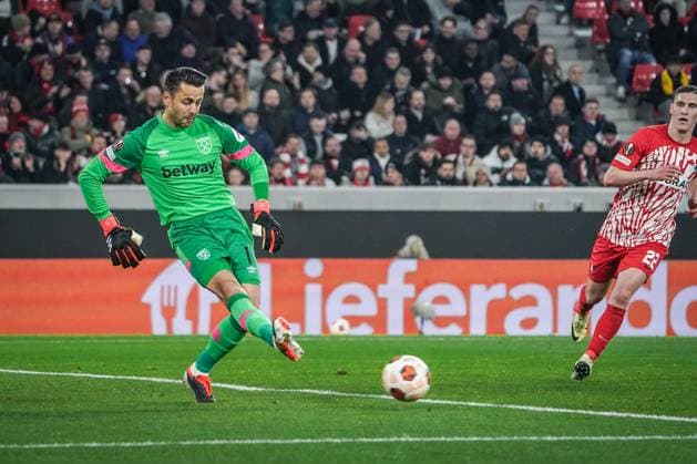 Soccer UEFA Europa League 2023 2024, Round of 16, SC Freiburg West Ham United FC, Europa Park Stadium West Ham goalkeeper Lukasz Fabianski Freiburg Stadion am Wolfswinkel Germany Copyright: xJoeranxSteinsiekx