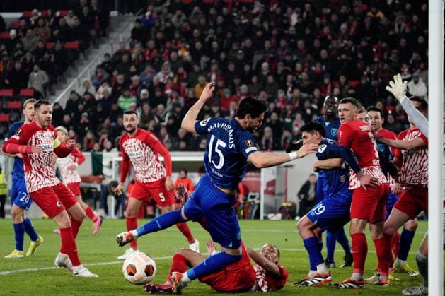 Konstantinos Mavropanos of West Ham fails to get on the end of a cross Freiburg v West Ham United, UEFA Europa League, Round of 16, First Leg, Football, Stade Europa-Park, Freiburg, Germany - 07 Mar 2024 EDITORIAL USE ONLY No use with unauthorised audio, video, data, fixture lists, club league logos or live services. Online in-match use limited to 120 images, no video emulation. No use in betting, games or single club league player publications. Copyright: xDavexWinter Shutterstockx 14373670by