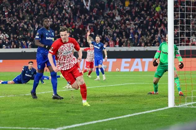 Goal celebration for Michael Gregoritsch SC Freiburg, 38 after his goal for 1 0 , Football, UEFA Europa League, Round of 16, 2023 2024, SC Freiburg vs West Ham United, 07 03 2024, Europa Park Stadion , Freiburg im Breisgau, Germany Freiburg im Breisgau Europa Park Stadion Baden Wuerttemberg Germany Copyright: xGrantxHubbsx