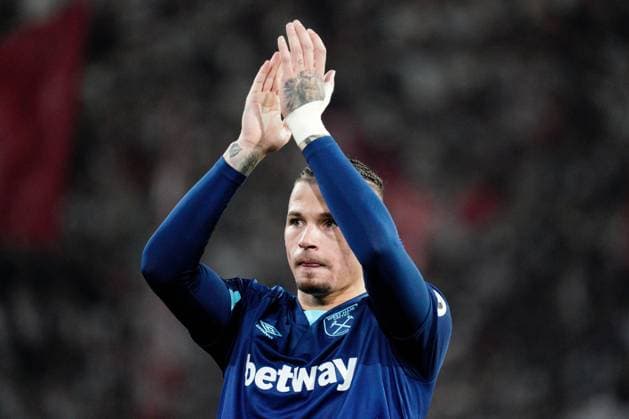 Kalvin Phillips of West Ham salutes the travelling fans at the end of the match Freiburg v West Ham United, UEFA Europa League, Round of 16, First Leg, Football, Stade Europa-Park, Freiburg, Germany - 07 Mar 2024 EDITORIAL USE ONLY No use with unauthorised audio, video, data, fixture lists, club league logos or live services. Online in-match use limited to 120 images, no video emulation. No use in betting, games or single club league player publications. Copyright: xDavexWinter Shutterstockx 14373670cp