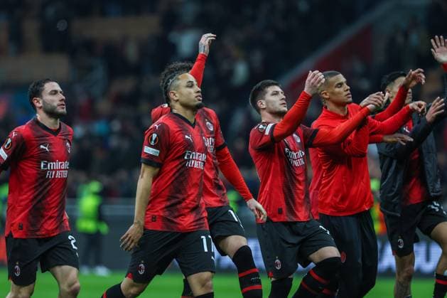 AC Milan players celebrate the victory at the end of the match during UEFA Europa League 2023 24 Round of 16 - 1st leg football match between AC Milan and SK Slavia Praha at San Siro Stadium, Milan, Italy on March 07, 2024  Copyright: xFabrizioxCarabelli IPAxSportx xix xx IPA_44089405 IPA_Agency_IPA44089405