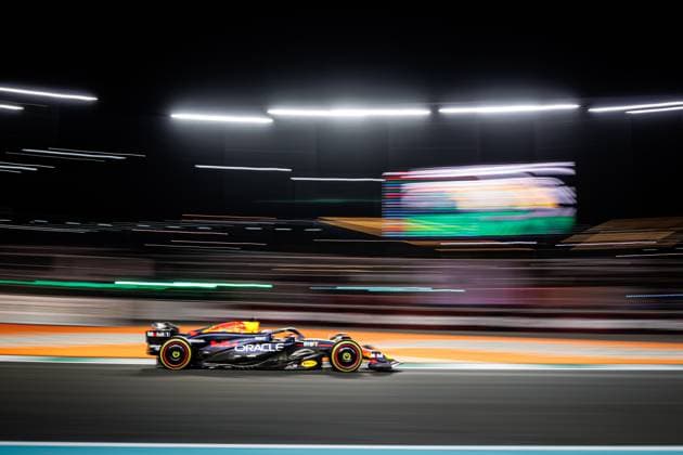 01 VERSTAPPEN Max (nld), Red Bull Racing RB20, action during the Formula 1 STC Saudi Arabian Grand Prix 2024, 2nd round of the 2024 Formula One World Championship, WM, Weltmeisterschaft from March 7 to 9, 2024 on the Jeddah Corniche Circuit, in Jeddah, Saudi Arabia - F1 - SAUDI ARABIAN GRAND PRIX 2024 DPPI Panoramic  240307_R02_SAUDI__LF_0367-Avec accentuation-Bruit