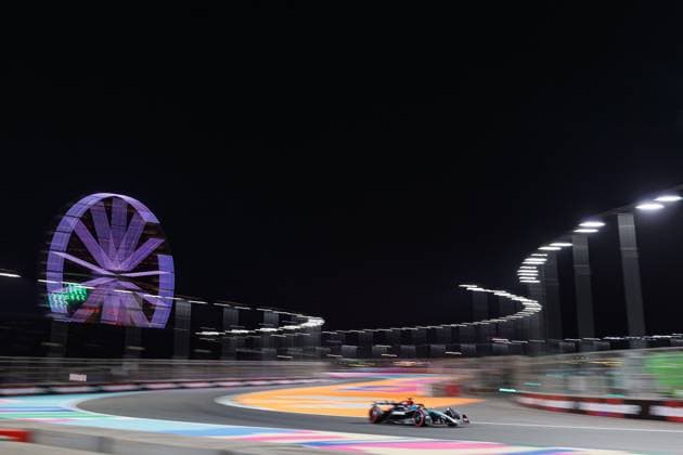 44 HAMILTON Lewis (gbr), Mercedes AMG F1 Team W15, action during the Formula 1 STC Saudi Arabian Grand Prix 2024, 2nd round of the 2024 Formula One World Championship, WM, Weltmeisterschaft from March 7 to 9, 2024 on the Jeddah Corniche Circuit, in Jeddah, Saudi Arabia - F1 - SAUDI ARABIAN GRAND PRIX 2024 DPPI Panoramic  240307_R02_SAUDI__LF_0398-Avec accentuation-Bruit