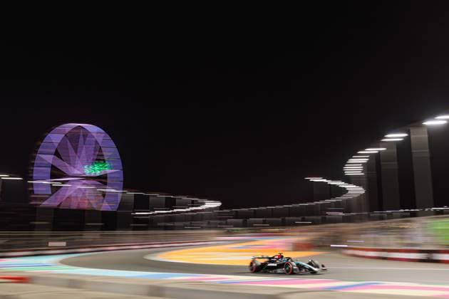 44 HAMILTON Lewis (gbr), Mercedes AMG F1 Team W15, action during the Formula 1 STC Saudi Arabian Grand Prix 2024, 2nd round of the 2024 Formula One World Championship, WM, Weltmeisterschaft from March 7 to 9, 2024 on the Jeddah Corniche Circuit, in Jeddah, Saudi Arabia - F1 - SAUDI ARABIAN GRAND PRIX 2024 DPPI Panoramic  240307_R02_SAUDI__LF_0444-Avec accentuation-Bruit