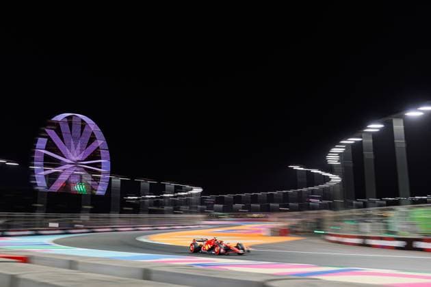 55 SAINZ Carlos (spa), Scuderia Ferrari SF-24, action during the Formula 1 STC Saudi Arabian Grand Prix 2024, 2nd round of the 2024 Formula One World Championship, WM, Weltmeisterschaft from March 7 to 9, 2024 on the Jeddah Corniche Circuit, in Jeddah, Saudi Arabia - F1 - SAUDI ARABIAN GRAND PRIX 2024 DPPI Panoramic  240307_R02_SAUDI__LF_0465-Avec accentuation-Bruit