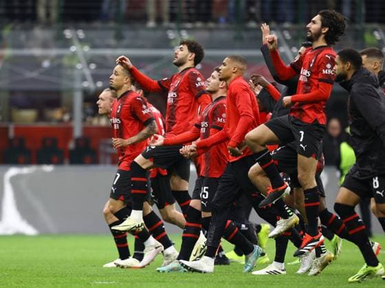 March 7, 2024, Milan, Lombardy, Italy: AC MILAN players come to wave at their fans after winning 4:2 in UEFA Europa League Round of 16 first leg game against Slavia Praha at San Siro Stadium in Milan, Italy Milan Italy - ZUMAc179 20240307_zep_c179_060 Copyright: xMickaelxChavetx