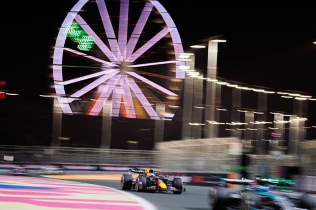 01 VERSTAPPEN Max (nld), Red Bull Racing RB20, action during the Formula 1 STC Saudi Arabian Grand Prix 2024, 2nd round of the 2024 Formula One World Championship, WM, Weltmeisterschaft from March 7 to 9, 2024 on the Jeddah Corniche Circuit, in Jeddah, Saudi Arabia - F1 - SAUDI ARABIAN GRAND PRIX 2024 DPPI Panoramic  240307_R02_SAUDI__LF_0897-Avec accentuation-Bruit