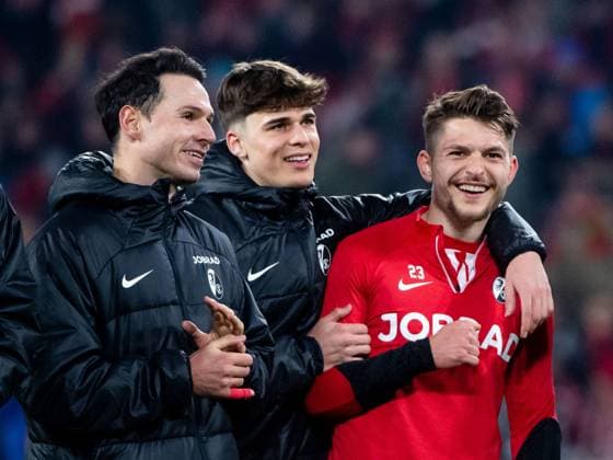 Nicolas Hoefler SC Freiburg, 27 , Noah Weisshaupt SC Freiburg, 07 , Florent Muslija SC Freiburg, 23 celebrate the victory, GER, SC Freiburg vs West Ham United, Football UEFA Europa League, Round of 16 first leg, 2023 2024 season, 07 03 2024 GER, SC Freiburg vs West Ham United, Football UEFA Europa League, Round of 16 first leg, 2023 2024 season, 07 03 2024 Freiburg Copyright: xEibner-Pressefoto Memmlerx EP_MMR