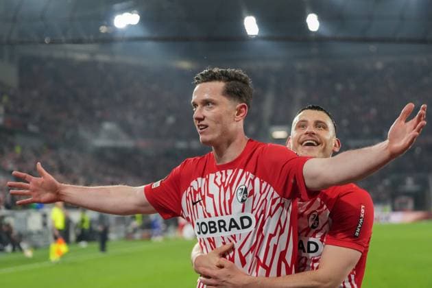 Soccer UEFA Europa League 2023 2024, round of 16, SC Freiburg West Ham United FC, Europa Park Stadium Freiburgs Michael Gregoritsch scores the 1-0 winner in the first leg Cheers, joy, scene after the goal with Freiburgs Maximilian Eggestein Freiburg Stadion am Wolfswinkel Germany Copyright: xArnexAmbergx