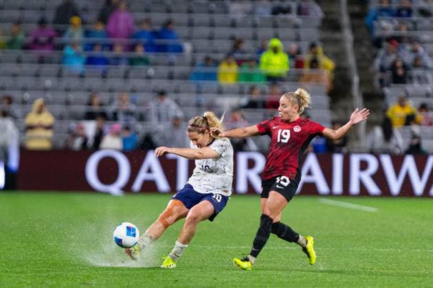 RECORD DATE NOT STATED Concacaf W Gold Cup 2024 Canada 2-2 United States Lindsey Horan (L) of USA fights for the ball with Adriana Leon (R) of Canada during the Semifinals match between Canada and United States (USA) as part of the Concacaf Womens Gold Cup 2024, at Snapdragon Stadium on March 06, 2024 in San Diego, California, United States. SAN DIEGO CALIFORNIA UNITED STATES  Copyright: xCarlosxZepedax 20240306231818_CWGC_2024_SF_CAN_USA_HORAN147