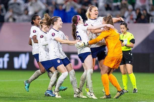 RECORD DATE NOT STATED Concacaf W Gold Cup 2024 Canada 2-2 United States Alyssa Naeher of USA during the Semifinals match between Canada and United States (USA) as part of the Concacaf Womens Gold Cup 2024, at Snapdragon Stadium on March 06, 2024 in San Diego, California, United States. SAN DIEGO CALIFORNIA UNITED STATES  Copyright: xCarlosxZepedax 20240307003210_CWGC_2024_SF_CAN_USA_NAEHER270