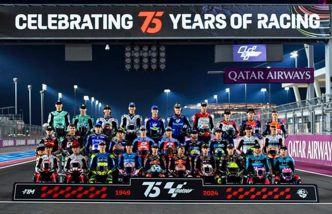 Bilder des Jahres 2024, Sport 03 März Sport Themen der Woche KW10 Sport Bilder des Tages MotoGP Qatar 2024 Moto2 riders are posing for a photo ahead of the Qatar Airways Motorcycle Grand Prix of Qatar at the Losail International Circuit in Losail, Qatar, on March 7, 2024. DOHA Qatar  Copyright: xNoushadxThekkayilx originalFilename:varittyakkal-motogpqa240308_npogg.jpg