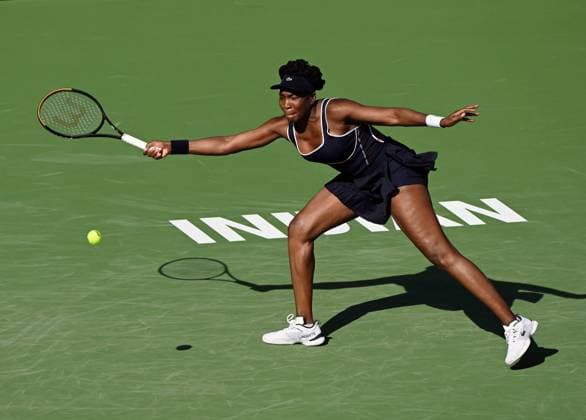 INDIAN WELLS, CA - MARCH 07: Venus Williams (USA) chases the ball during a WTA, Tennis Damen tennis match played on March 7, 2024 during the BNP Paribas Open played at the Indian Wells Tennis Garden in Indian Wells, CA. (Photo by John Cordes Icon Sportswire) TENNIS: MAR 07 BNP Paribas Open EDITORIAL USE ONLY Icon506240307103