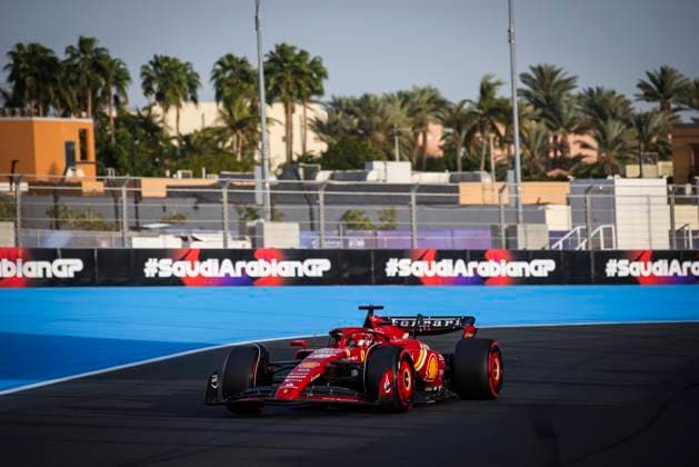 16 LECLERC Charles (mco), Scuderia Ferrari SF-24, action during the Formula 1 STC Saudi Arabian Grand Prix 2024, 2nd round of the 2024 Formula One World Championship, WM, Weltmeisterschaft from March 7 to 9, 2024 on the Jeddah Corniche Circuit, in Jeddah, Saudi Arabia - F1 - SAUDI ARABIAN GRAND PRIX 2024 DPPI Panoramic  240308_R02_SAUDI_5XB_9649