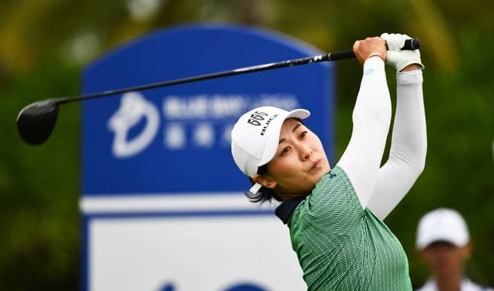 (240308) -- LINGSHUI, March 8, 2024 -- Lin Xiyu of China watches a shot during the second round of the Blue Bay LPGA, Golf Damen golf tournament in Lingshui, south China s Hainan Province, March 8, 2024. ) (SP)CHINA-HAINAN-LINGSHUI-GOLF-BLUE BAY LPGA (CN) YangxGuanyu 