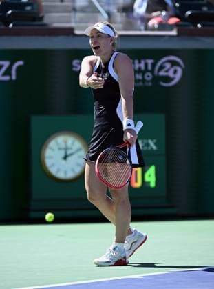 INDIAN WELLS, CA - MARCH 08: Angelique Kerbar (GER) retracts after losing a point during a WTA, Tennis Damen tennis match played on March 8, 2024 during the BNP Paribas Open played at the Indian Wells Tennis Garden in Indian Wells, CA. (Photo by John Cordes Icon Sportswire) TENNIS: MAR 08 BNP Paribas Open EDITORIAL USE ONLY Icon506240308014