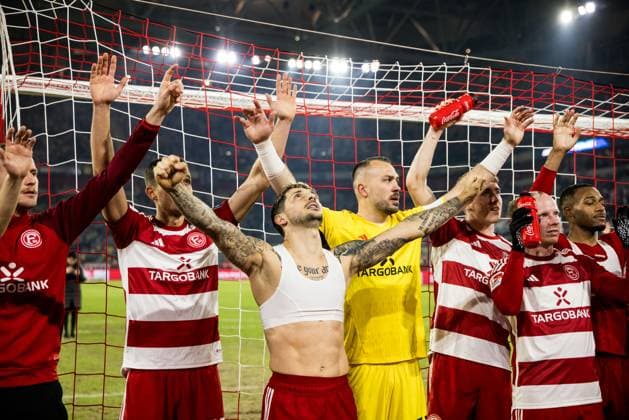Sport Themen der Woche KW10 2. Fussball Bundesliga: Fortuna Düsseldorf 1895 - Hamburger SV; 08.03.2024 Die Spieler von Fortuna Düsseldorf feiern den Sieg mit der Kurve 2. Fussball Bundesliga: Fortuna Düsseldorf 1895 - Hamburger SV, Düsseldorf, Merkur Spiel-Arena am 8.3.2024 DFL REGULATIONS PROHIBIT ANY USE OF PHOTOGRAPHS AS IMAGE SEQUENCES AND OR QUASI-VIDEO. *** 2 Soccer Bundesliga Fortuna Düsseldorf 1895 Hamburger SV 08 03 2024 The players of Fortuna Düsseldorf celebrate the victory with the curve 2 Soccer Bundesliga Fortuna Düsseldorf 1895 Hamburger SV, Düsseldorf, Merkur Spiel Arena on 8 3 2024 DFL REGULATIONS PROHIBIT ANY USE OF PHOTOGRAPHS AS IMAGE SEQUENCES AND OR QUASI VIDEO Copyright: xBEAUTIFULxSPORTS Wunderlx