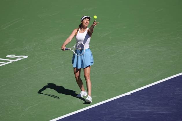 INDIAN WELLS, CA - MARCH 08: Danielle Collins (USA) serves during the BNP Paribas Open on March 8, 2024 at Indian Wells Tennis Garden in Indian Wells, CA. (Photo by George Walker Icon Sportswire) TENNIS: MAR 08 BNP Paribas Open EDITORIAL USE ONLY Icon240308057