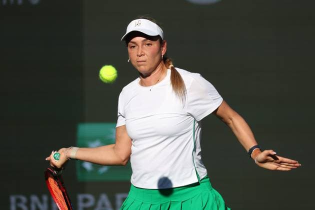 INDIAN WELLS, CA - MARCH 08: Donna Vekic (CRO) hits a forehand during the BNP Paribas Open on March 8, 2024 at Indian Wells Tennis Garden in Indian Wells, CA. (Photo by George Walker Icon Sportswire) TENNIS: MAR 08 BNP Paribas Open EDITORIAL USE ONLY Icon240308112