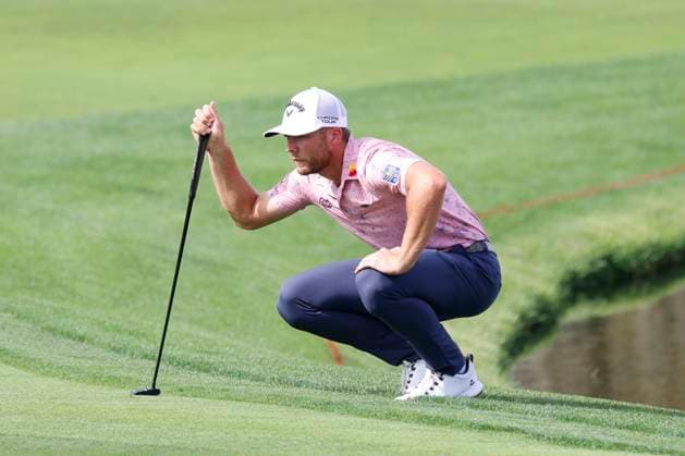 ORLANDO, FL - MARCH 08: PGA, Golf Herren golfer Sam Burns lines up his putt on the 8th hole during the Arnold Palmer Invitational presented by MasterCard at the Arnold Palmer s Bay Hill Club & Lodge on March 8, 2024, in Orlando, Florida. (Photo by Brian Spurlock Icon Sportswire) GOLF: MAR 08 PGA Arnold Palmer Invitational presented by Mastercard EDITORIAL USE ONLY Icon24030854