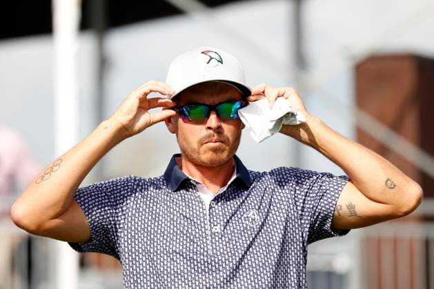 ORLANDO, FL - MARCH 08: PGA, Golf Herren golfer Rickie Fowler waits to tee off on the 9th hole during the Arnold Palmer Invitational presented by MasterCard at the Arnold Palmer s Bay Hill Club & Lodge on March 8, 2024, in Orlando, Florida. (Photo by Brian Spurlock Icon Sportswire) GOLF: MAR 08 PGA Arnold Palmer Invitational presented by Mastercard EDITORIAL USE ONLY Icon240308115