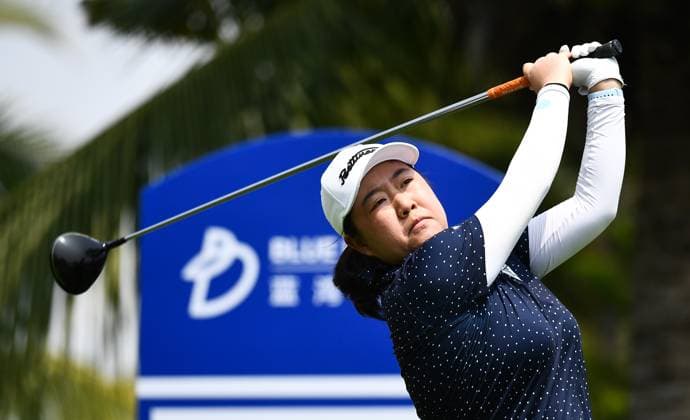 (240309) -- LINGSHUI, March 9, 2024 -- Liu Ruixin of China watches a shot during the third round of the Blue Bay LPGA, Golf Damen golf tournament in Lingshui, south China s Hainan Province, March 9, 2024. ) (SP)CHINA-HAINAN-LINGSHUI-GOLF-BLUE BAY LPGA (CN) YangxGuanyu 