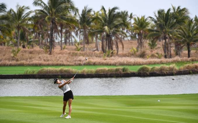 (240309) -- LINGSHUI, March 9, 2024 -- Lydia Ko of New Zealand plays a shot during the third round of the Blue Bay LPGA, Golf Damen golf tournament in Lingshui, south China s Hainan Province, March 9, 2024. ) (SP)CHINA-HAINAN-LINGSHUI-GOLF-BLUE BAY LPGA (CN) YangxGuanyu 