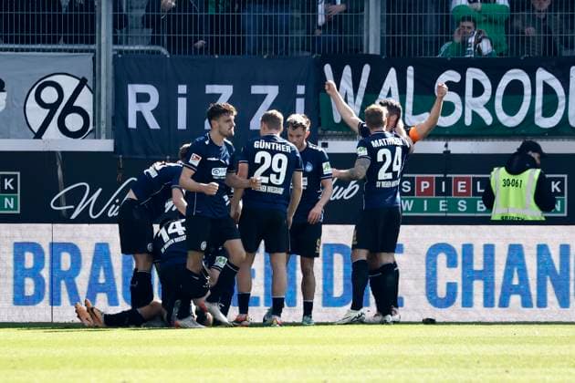 09 03 2024, xavx, Fußball 2 Bundesliga, SV Wehen Wiesbaden Hannover 96 emspor, v l Ivan Prtajin SV Wehen Wiesbaden celebrate the goal, Der Torjubel zum 1 0 DFL DFB REGULATIONS PROHIBIT ANY USE OF PHOTOGRAPHS as IMAGE SEQUENCES and or QUASI VIDEO Wiesbaden