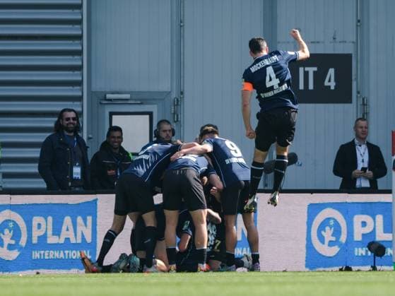 Wehen Wiesbaden celebrates the goal to 1 0, GER, SV Wehen Wiesbaden vs Hannover 96, Football, 2 Bundesliga, Matchday 25, Season 2023 2024, 09 03 2024 DFL REGULATIONS PROHIBIT ANY USE OF PHOTOGRAPHS AS IMAGE SEQUENCES AND OR QUASI VIDEO GER, SV Wehen Wiesbaden vs Hannover 96, Football, 2 Bundesliga, Matchday 25, Season 2023 2024, 09 03 2024 Wiesbaden Copyright: xEibner-Pressefoto FlorianxWieganx EP_FWD