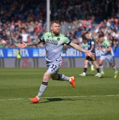 09 03 2024, xblx, Fußball 2 Bundesliga, SV Wehen Wiesbaden Hannover 96 emspor, v l Andreas Voglsammer Hannover 96 , Goal scored, Tor zum 1 1, celebrate the goal, Torjubel , Jubel, jubeln, jubelt, DFL DFB REGULATIONS PROHIBIT ANY USE OF PHOTOGRAPHS as IMAGE SEQUENCES and or QUASI VIDEO Wiesbaden