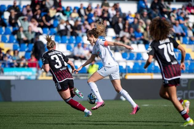 Fabienne Dongus TSG Hoffenheim, 33 in duel with Selma Magnusdottir FC Nuernberg, 37 , GER, TSG 1899 Hoffenheim vs 1 FC Nuernberg, Football Google Pixel Women Bundesliga, 15 Matchday, Season 2023 2024, 09 03 2024 DFB regulations prohibit any use of photographs as image sequences and or quasi video GER, TSG 1899 Hoffenheim vs 1 FC Nuernberg, Football Google Pixel Women Bundesliga, 15 Matchday, Season 2023 2024, 09 03 2024 Hoffenheim Copyright: xEibner-Pressefoto Memmlerx EP_MMR