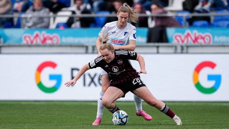 v li Sarai Linder TSG, 22 , Madeleine Steck FCN, 28 , duel, duel, tackle, tackling, dynamics, action, action, 09 03 2024, Sinsheim Hoffenheim Germany , Football, Google Pixel Women Bundesliga, TSG 1899 Hoffenheim 1 FC Nürnberg, DFB DFL REGULATIONS PROHIBIT ANY USE OF PHOTOGRAPHS AS IMAGE SEQUENCES AND OR QUASI VIDEO xozx