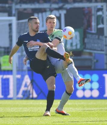 09 03 2024, xblx, Soccer 2 Bundesliga, SV Wehen Wiesbaden Hannover 96 emspor, v l Ivan Prtajin SV Wehen Wiesbaden , Fabian Kunze Hannover 96 DFL DFB REGULATIONS PROHIBIT ANY USE OF PHOTOGRAPHS as IMAGE SEQUENCES and or QUASI VIDEO Wiesbaden