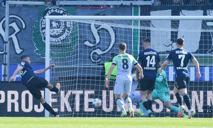 09 03 2024, xblx, Soccer 2 Bundesliga, SV Wehen Wiesbaden Hannover 96 emspor, v l Ivan Prtajin SV Wehen Wiesbaden , Goal scored, Goal to 1 0, Enzo Leopold Hannover 96 , Franko Kovacevic SV Wehen Wiesbaden , Ron Robert Ziegler Hannover 96 , Robin Heußer Heusser SV Wehen Wiesbaden DFL DFB REGULATIONS PROHIBIT ANY USE OF PHOTOGRAPHS as IMAGE SEQUENCES and or QUASI VIDEO Wiesbaden
