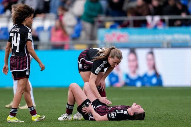 v li Amira Arfaoui FCN, 74 , Luisa Guttenberger FCN, 4 , Lara Schmidt FCN, 27 , players of 1 FC Nürnberg, disappointed about the defeat, disappointment after the final whistle, highlight, loser, lost, frustration, disappointed, pessimistic, 09 03 2024, Sinsheim Hoffenheim Germany , Soccer, Google Pixel Women Bundesliga, TSG 1899 Hoffenheim 1 FC Nürnberg, DFB DFL REGULATES PROHIBIT ANY USE OF PHOTOGRAPHS AS IMAGE SEQUENCES AND OR QUASI VIDEO xozx