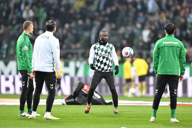 GER, 1 FBL, SV Werder Bremen vs Borussia Dortmund 09 03 2024, wohninvest Weserstadion, Bremen, GER, 1 FBL, SV Werder Bremen vs Borussia Dortmund in picture picture shows Aufwaermtraining Dehnuebung Springuebung Naby Keita Werder Bremen 18 nordphotoxGmbHx xKokenge nph00001