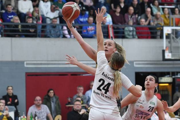 Basketball Women 1 Bundesliga 22 Matchday Herne TC Saarlouis Royals on 09 03 2024 in the H2K Arena in Herne Monika Jasnowska Saarlouis , back Paige Robinson Herne , front xRx