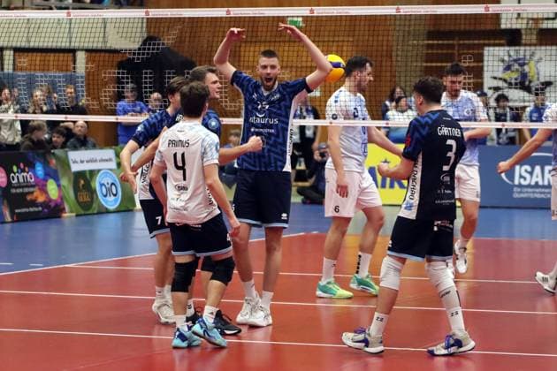 Volleyball Bundesliga Men, ASV Dachau vs VFB Friedrichshafen, 09 03 2024 Volleyball Bundesliga Men, ASV Dachau blue vs VFB Friedrichshafen white , Main Round, Munich, 09 03 2024 Picture cheering ASV Dachau Copyright: xBEAUTIFULxSPORTS NilsxKoepkex