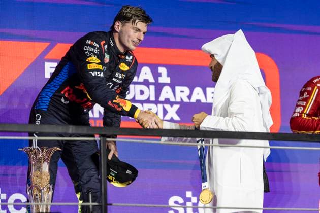 VERSTAPPEN Max (ned), Red Bull Racing RB20, portrait podium BEN SULAYEM Mohammed (uae), President of the FIA, portrait during the Formula 1 STC Saudi Arabian Grand Prix 2024, 2nd round of the 2024 Formula One World Championship, WM, Weltmeisterschaft from March 7 to 9, 2024 on the Jeddah Corniche Circuit, in Jeddah, Saudi Arabia - F1 - SAUDI ARABIAN GRAND PRIX 2024 DPPI Panoramic 240309_R02_SAUDI_XB3_1673