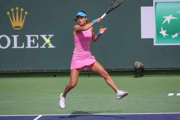 INDIAN WELLS, CA - MARCH 09: Emma Raducanu (GBR) hits a forehand during the BNP Paribas Open on March 9, 2024 at Indian Wells Tennis Garden in Indian Wells, CA. (Photo by George Walker Icon Sportswire) TENNIS: MAR 09 BNP Paribas Open EDITORIAL USE ONLY Icon240309019