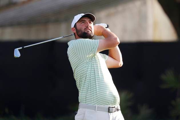 ORLANDO, FL - MARCH 09: PGA, Golf Herren golfer Scottie Scheffler hits his tee shot on the 17th hole during the Arnold Palmer Invitational presented by MasterCard at the Arnold Palmer s Bay Hill Club & Lodge on March 9, 2024, in Orlando, Florida. (Photo by Brian Spurlock Icon Sportswire) GOLF: MAR 09 PGA Arnold Palmer Invitational presented by Mastercard EDITORIAL USE ONLY Icon24030957