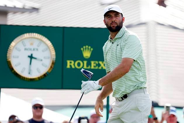 ORLANDO, FL - MARCH 09: PGA, Golf Herren golfer Scottie Scheffler hits his tee shot on the 10th hole during the Arnold Palmer Invitational presented by MasterCard at the Arnold Palmer s Bay Hill Club & Lodge on March 9, 2024, in Orlando, Florida. (Photo by Brian Spurlock Icon Sportswire) GOLF: MAR 09 PGA Arnold Palmer Invitational presented by Mastercard EDITORIAL USE ONLY Icon24030990